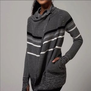 Ivivva by Lululemon Wrap Girls Sweater